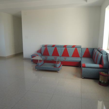 Ngan Ha Hotel Донг Хой Екстериор снимка