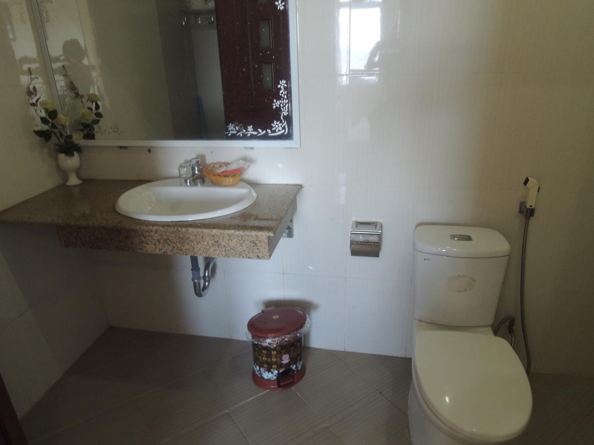 Ngan Ha Hotel Донг Хой Екстериор снимка