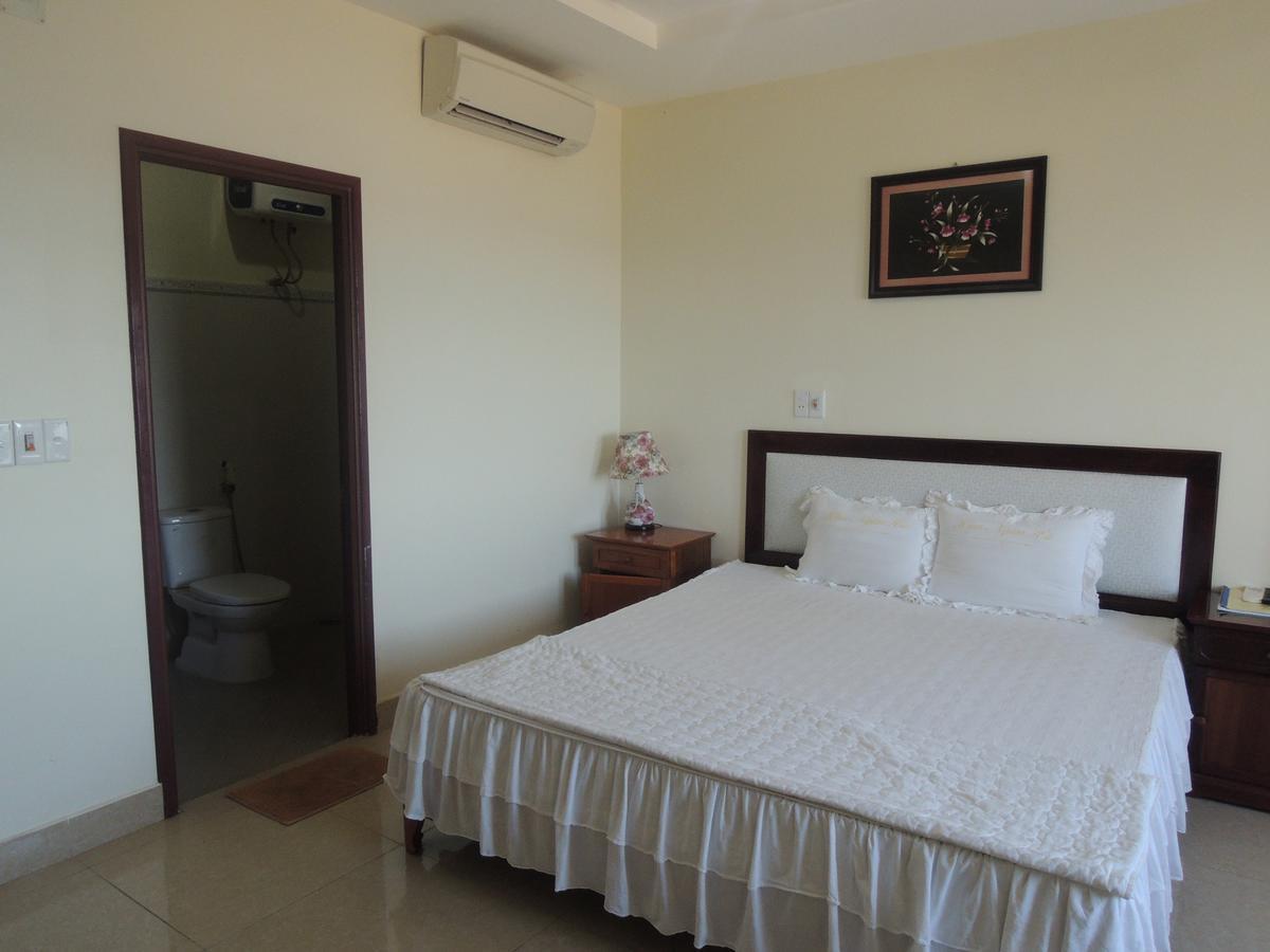 Ngan Ha Hotel Донг Хой Екстериор снимка