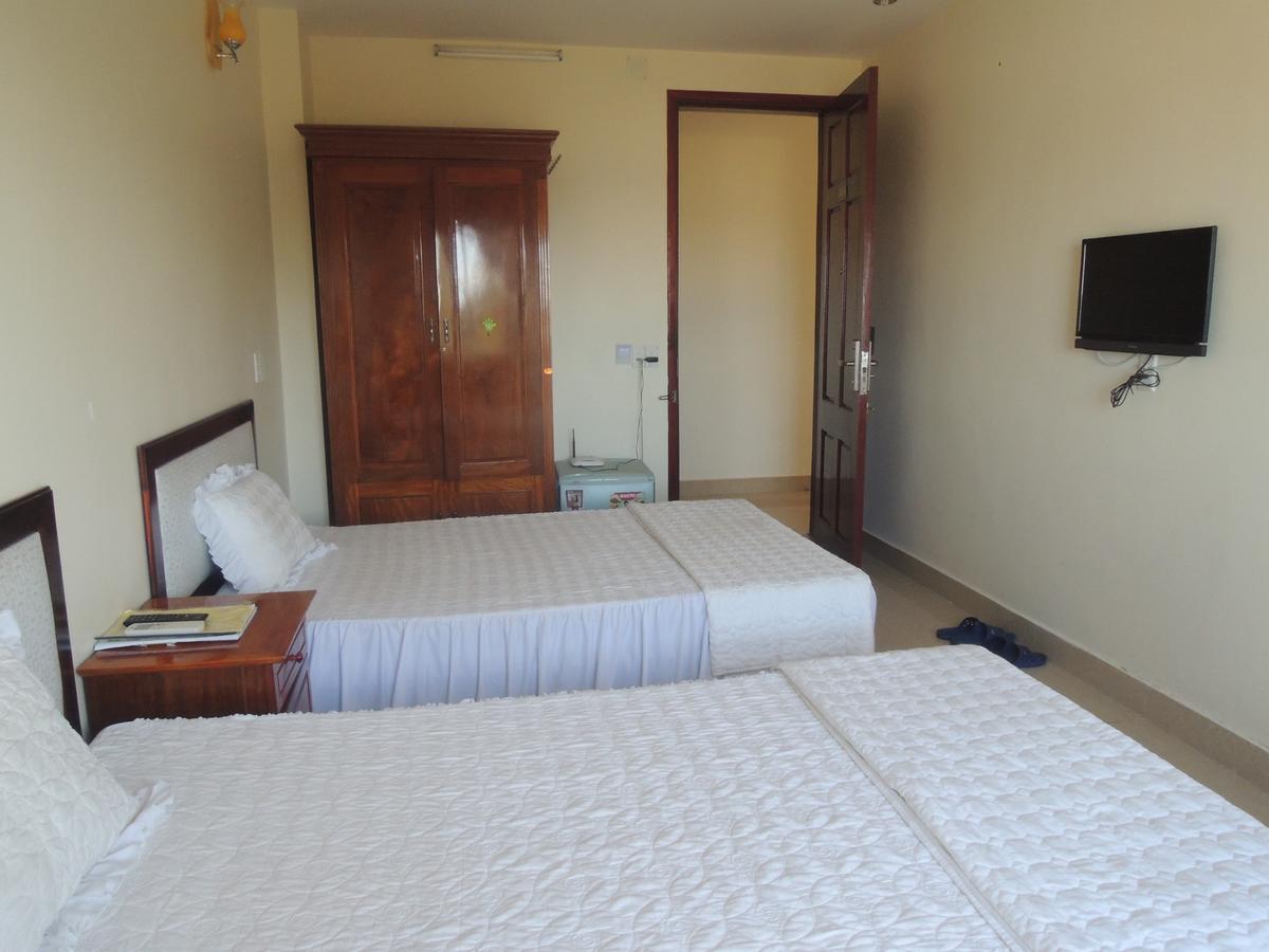 Ngan Ha Hotel Донг Хой Екстериор снимка