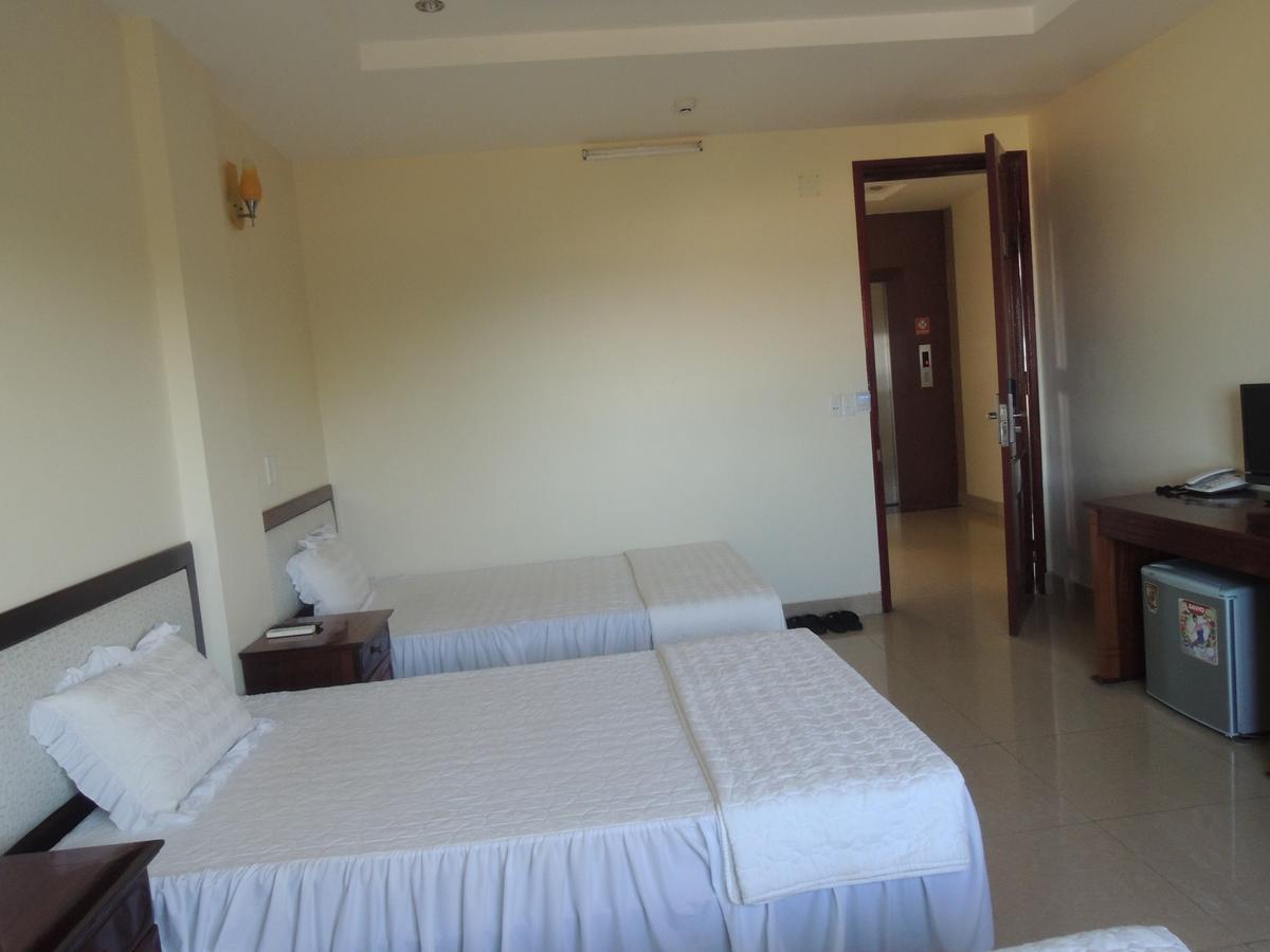 Ngan Ha Hotel Донг Хой Екстериор снимка