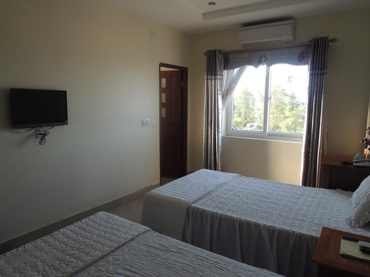 Ngan Ha Hotel Донг Хой Екстериор снимка