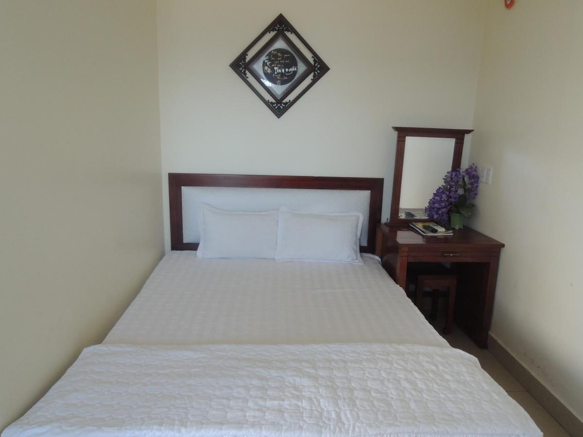 Ngan Ha Hotel Донг Хой Екстериор снимка
